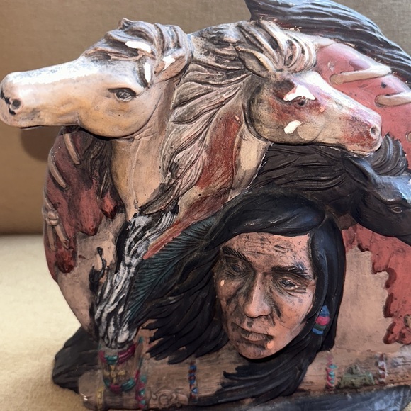 Porcelain Native American and Horse sculpture - Picture 5 of 12
